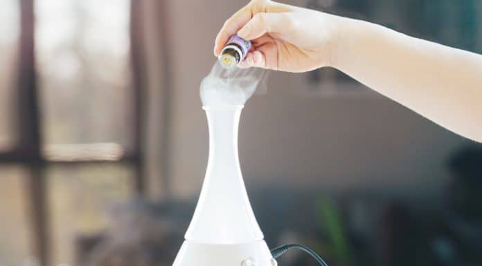 4 Ways To Boost Your Mood With Aromatherapy 4 Ways To Boost Your Mood With Aromatherapy