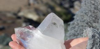 5 Benefits of Quartz in Crystal Healing Benefits of Quartz in Crystal Healing