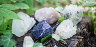 What Is Crystal Healing and Does It Work? The power of healing with crystals Benefits of Quartz