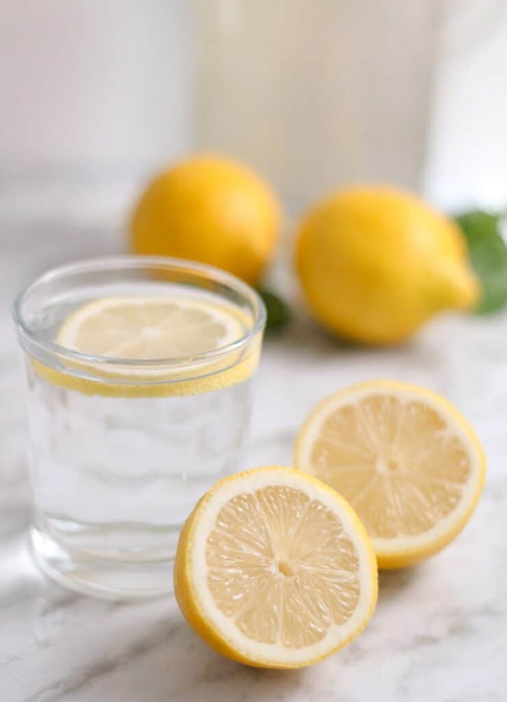 A photo of lemon water by Claudia Crespo on Unsplash!